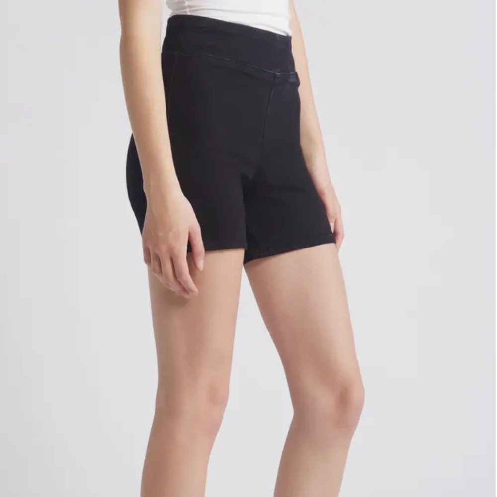 NWT FRAME Jet Set Pull-On Denim Shorts